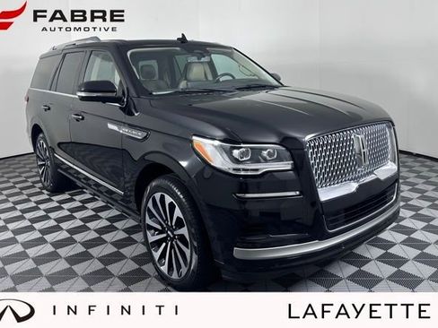 Used 2022 Lincoln Navigator Reserve image 1