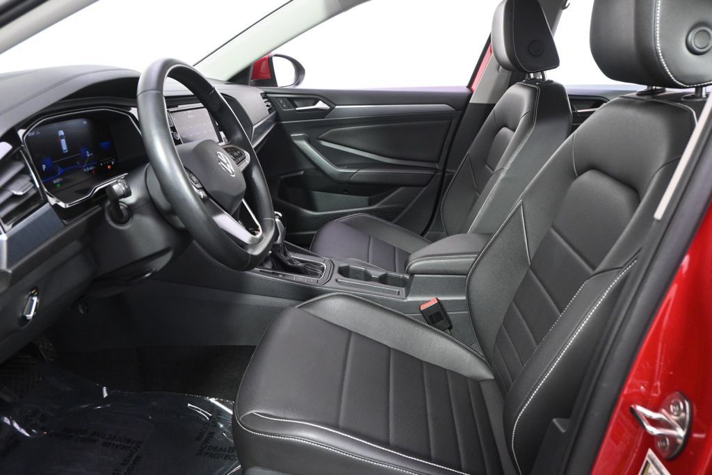 Used 2023 Volkswagen Jetta SE w/ Panoramic Sunroof Package FWD image 13
