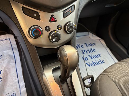 Used 2016 Chevrolet Sonic LT image 27