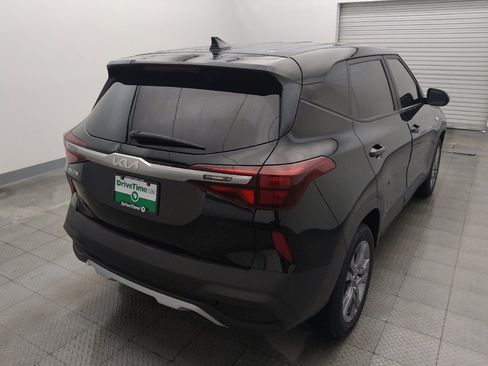Used 2023 Kia Seltos LX AWD/4WD image 7