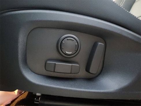 New 2024 Jaguar E-PACE R-Dynamic SE image 21