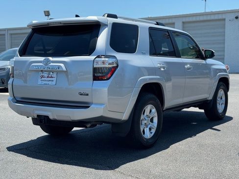 Used 2022 Toyota 4Runner SR5 Premium w/ Moonroof Package RWD image 12