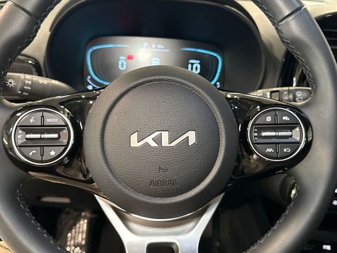 Used 2025 Kia Soul EX FWD image 21