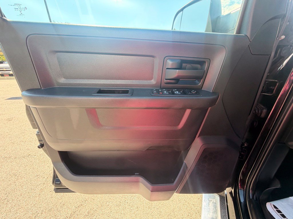 Used 2016 RAM 2500 Tradesman w/ Chrome Appearance Group AWD/4WD image 19