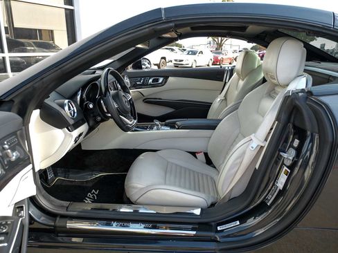 Used 2017 Mercedes-Benz SL 450 image 4