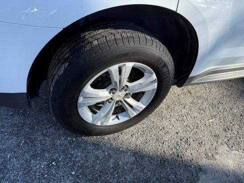 Used 2017 Chevrolet Equinox LS FWD image 8