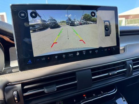 Used 2025 Lincoln Corsair AWD w/ Equipment Group 101A image 21