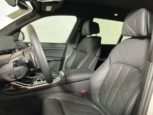 Certified 2025 BMW X7 xDrive40i w/ M Sport Package AWD/4WD image 22