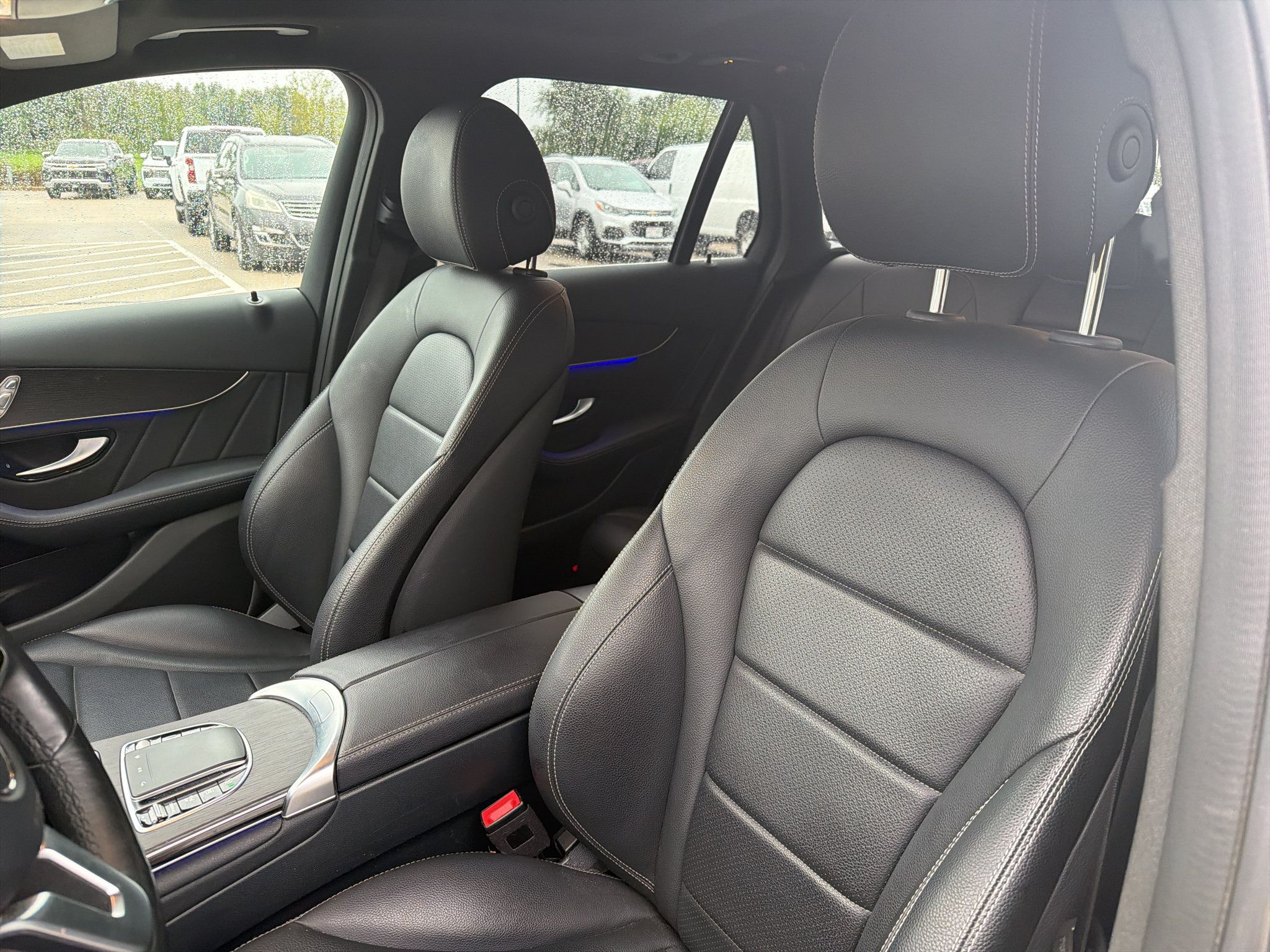 Used 2021 Mercedes-Benz GLC 300 4MATIC image 10