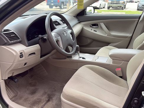 Used 2010 Toyota Camry FWD image 5