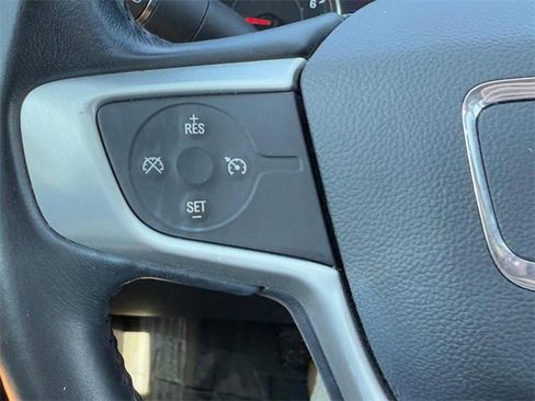 Used 2020 GMC Acadia SLT image 16