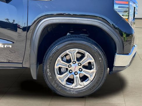 Used 2024 GMC Sierra 1500 SLT AWD/4WD image 40