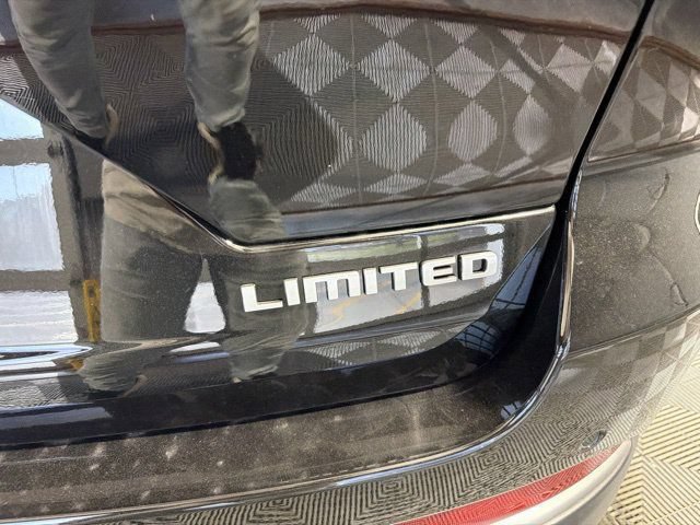 New 2026 Jeep Grand Cherokee Limited w/ Trailer Tow Package AWD/4WD image 9