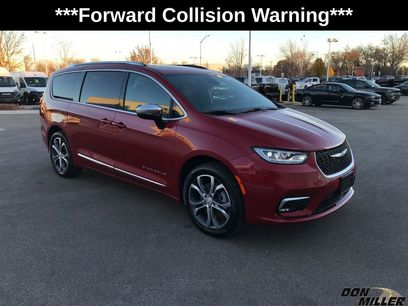 New 2026 Chrysler Pacifica Pinnacle w/ Trailer Tow Group
