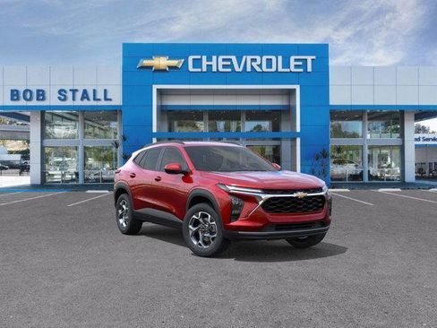 Used 2026 Chevrolet Trax LT w/ Driver Confidence Package FWD image 1
