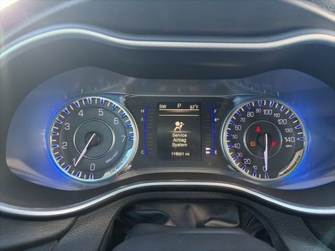 Used 2017 Chrysler 200 Limited Platinum w/ Comfort & Convenience Group image 16