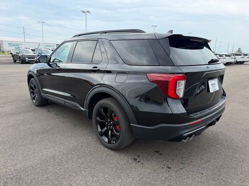 Used 2023 Ford Explorer ST w/ Technology Package AWD/4WD image 7