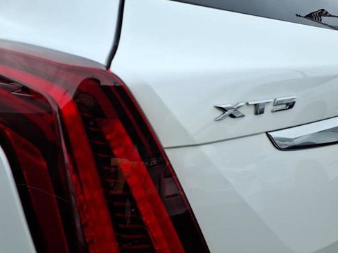 Used 2023 Cadillac XT5 Premium Luxury w/ Technology Package image 5