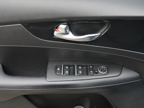 Used 2022 Kia Forte GT-Line w/ GT-Line Premium Package image 32