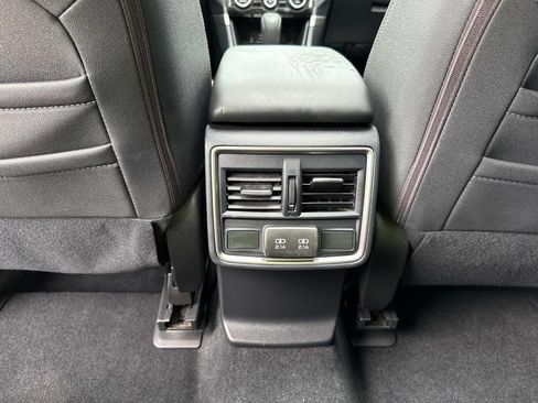 Used 2019 Subaru Forester Premium AWD/4WD image 19