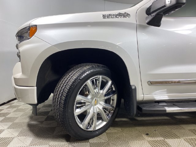 Certified 2022 Chevrolet Silverado 1500 High Country w/ High Country Premium Package AWD/4WD image 30