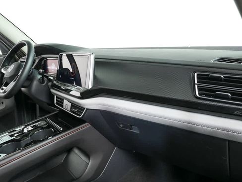 Certified 2025 Volkswagen Atlas Peak Edition SE image 24