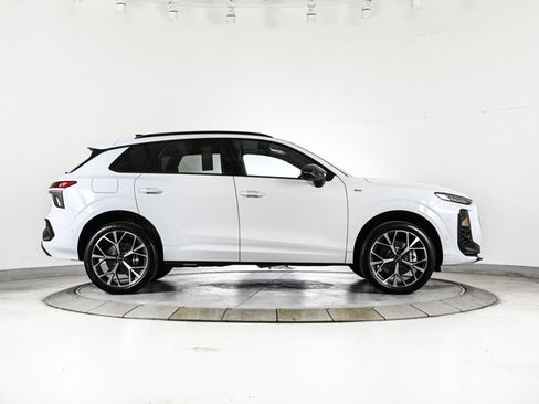New 2026 Audi Q3 quattro 2.0T AWD/4WD image 4