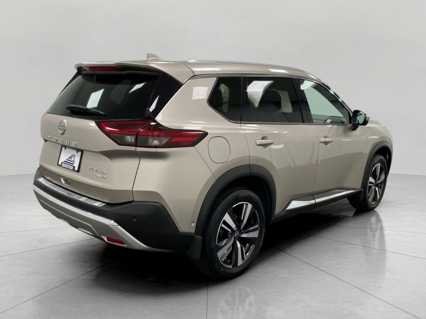 Certified 2023 Nissan Rogue Platinum w/ Platinum Premium Package AWD/4WD image 3