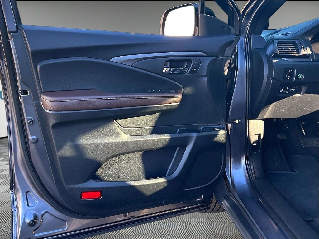 Used 2025 Honda Ridgeline RTL image 9