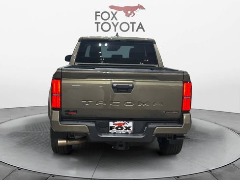 Used 2024 Toyota Tacoma TRD Sport image 5