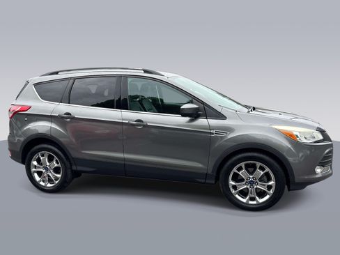Used 2014 Ford Escape SE w/ Equipment Group 201A FWD image 2