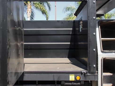 Used 2018 Ford F550 2WD Regular Cab Super Duty image 15