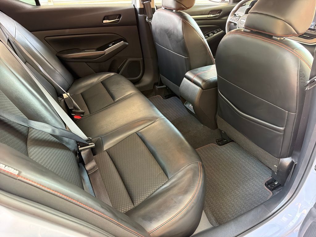 Used 2024 Nissan Altima 2.5 SR FWD image 30