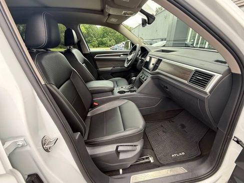 Used 2021 Volkswagen Atlas SE w/ Panoramic Sunroof Package FWD image 20