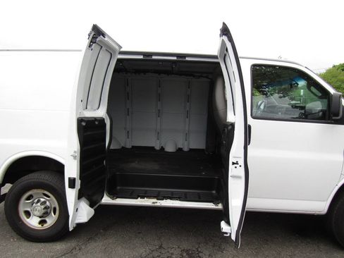 Used 2021 Chevrolet Express 2500 w/ Driver Convenience Package RWD image 17