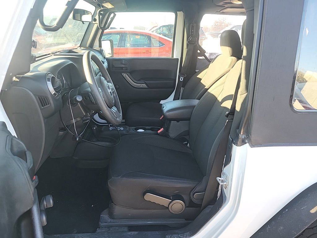 Used 2018 Jeep Wrangler Sport AWD/4WD image 7