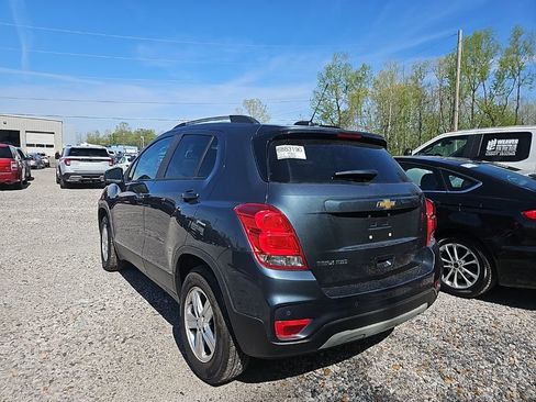 Used 2022 Chevrolet Trax LT w/ Driver Confidence Package AWD/4WD image 2