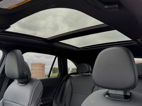 Used 2026 Mercedes-Benz GLC 300 image 21
