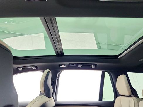 Certified 2026 Volvo XC90 B5 Plus w/ Protection Package image 28