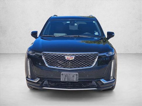 Used 2023 Cadillac XT6 Luxury image 2