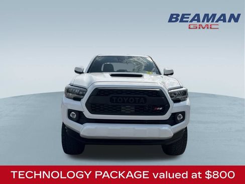 Used 2020 Toyota Tacoma TRD Sport w/ TRD Premium Sport Package AWD/4WD image 2