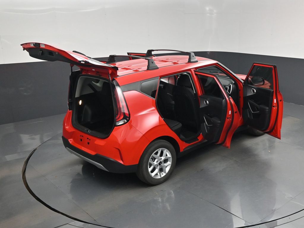 Used 2025 Kia Soul LX w/ LX Technology Package FWD image 29
