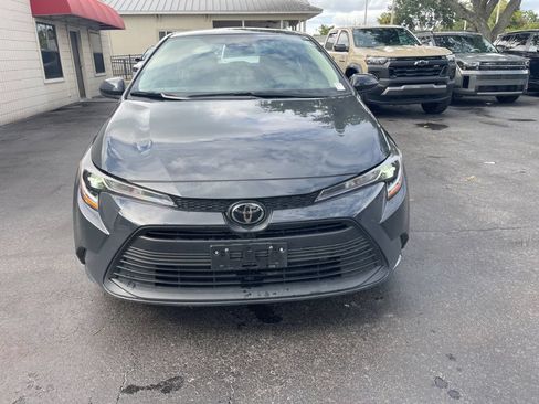 Used 2025 Toyota Corolla LE FWD image 8