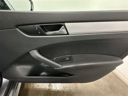 Used 2012 Volkswagen Passat 2.5 SE image 20