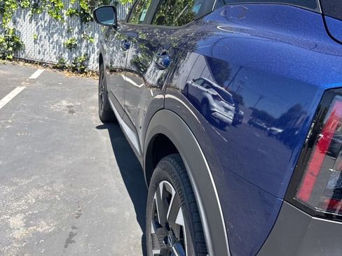 Certified 2025 Nissan Kicks SV AWD/4WD image 6