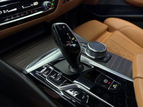 Used 2021 BMW 530i w/ Premium Package RWD image 21