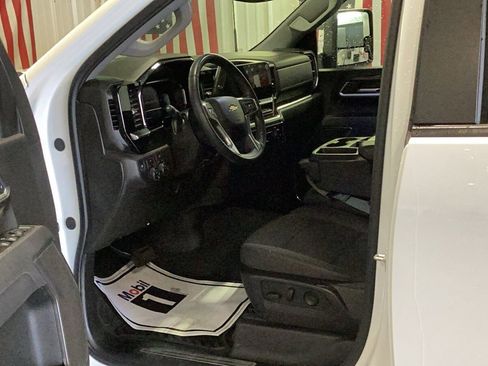 Used 2025 Chevrolet Silverado 3500 LT w/ Convenience Package image 10