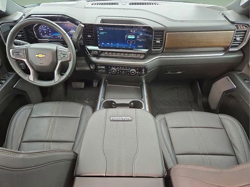 Used 2024 Chevrolet Silverado 2500 High Country w/ High Country Premium Package image 17