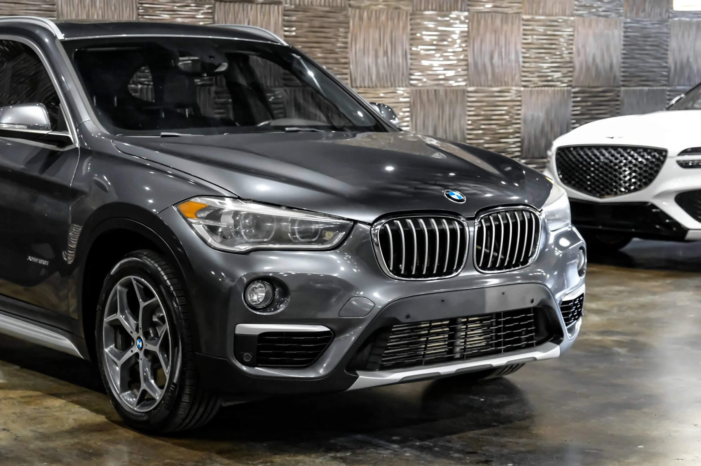 Used 2017 BMW X1 xDrive28i AWD/4WD image 7