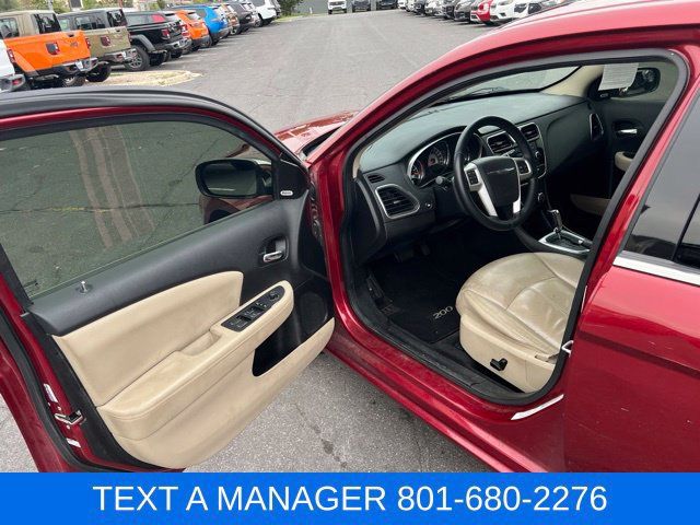 Used 2013 Chrysler 200 Limited FWD image 13